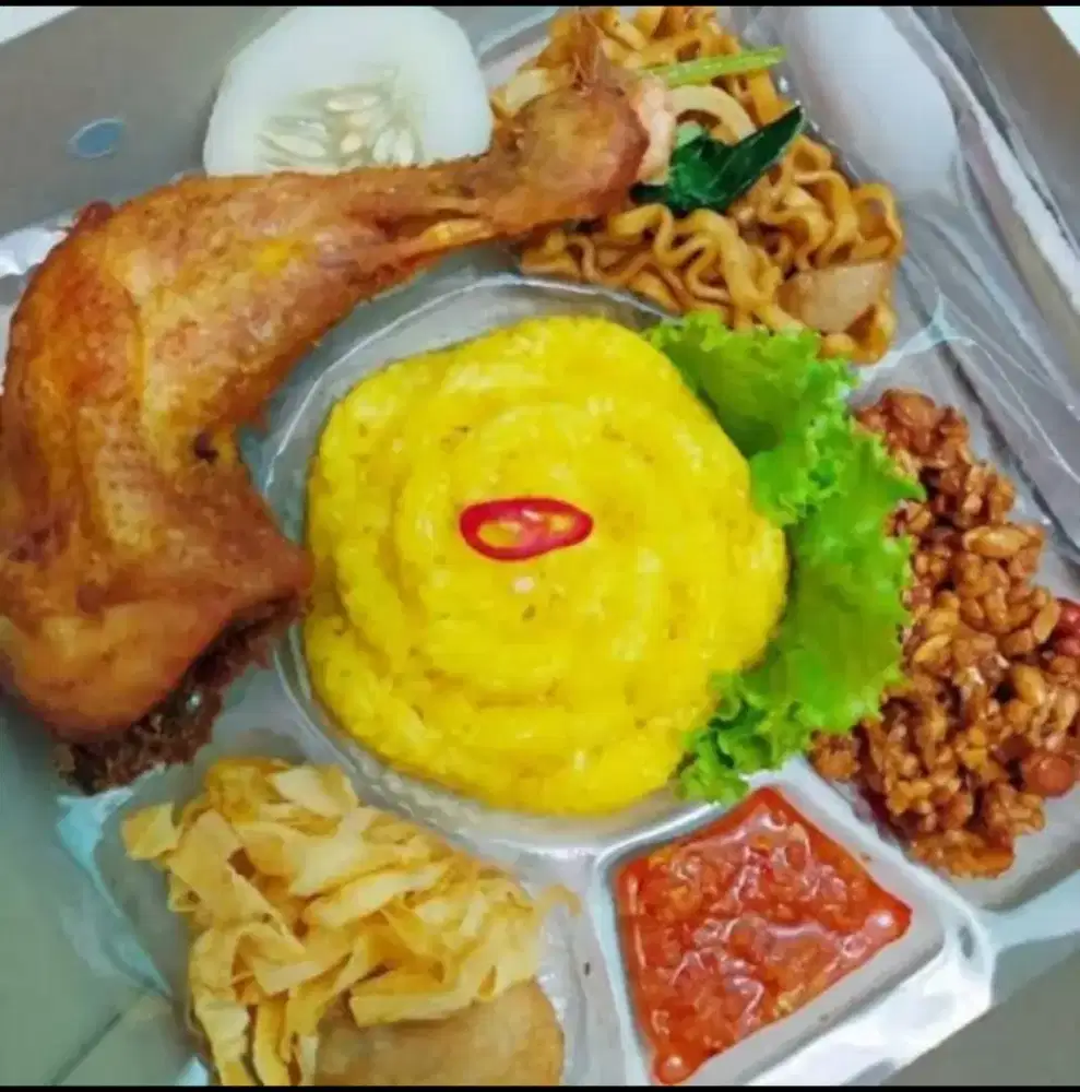 Nasi Kuning Box Ayam Jumbo Termurah