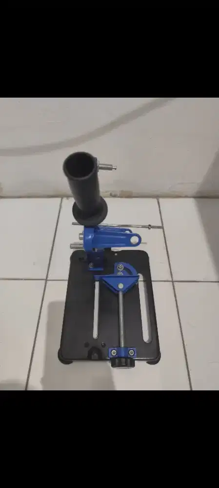 STAND DUDUKAN MESIN GERINDA TANGAN