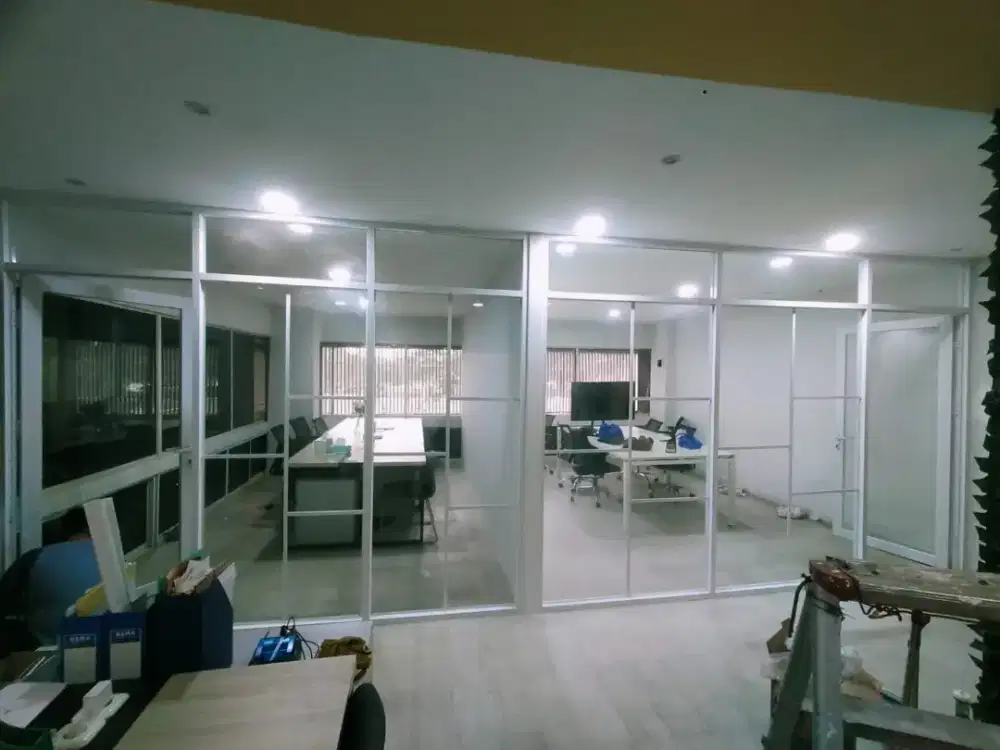 Partisi aluminium sekat ruko atau kantor