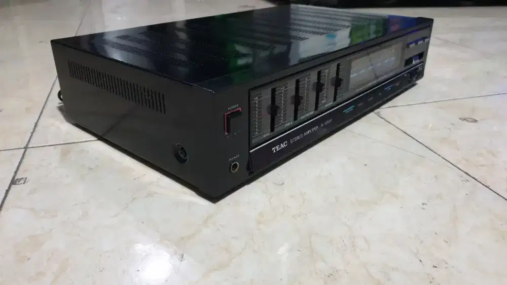 Power amplifier stereo intergrated made in japan TEAC A5500 vintage