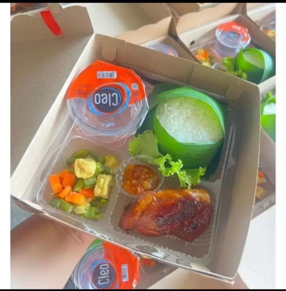 Nasi Box Paket Hemat Plus Air Gelas Termurah
