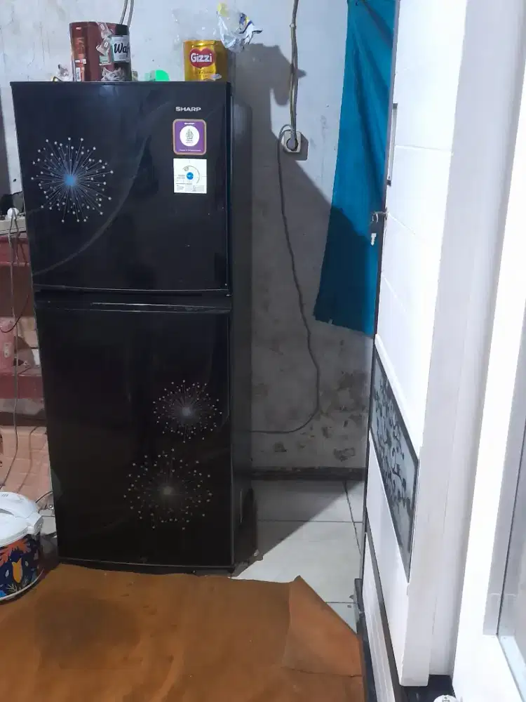 Kulkas sharp 2 pintu
