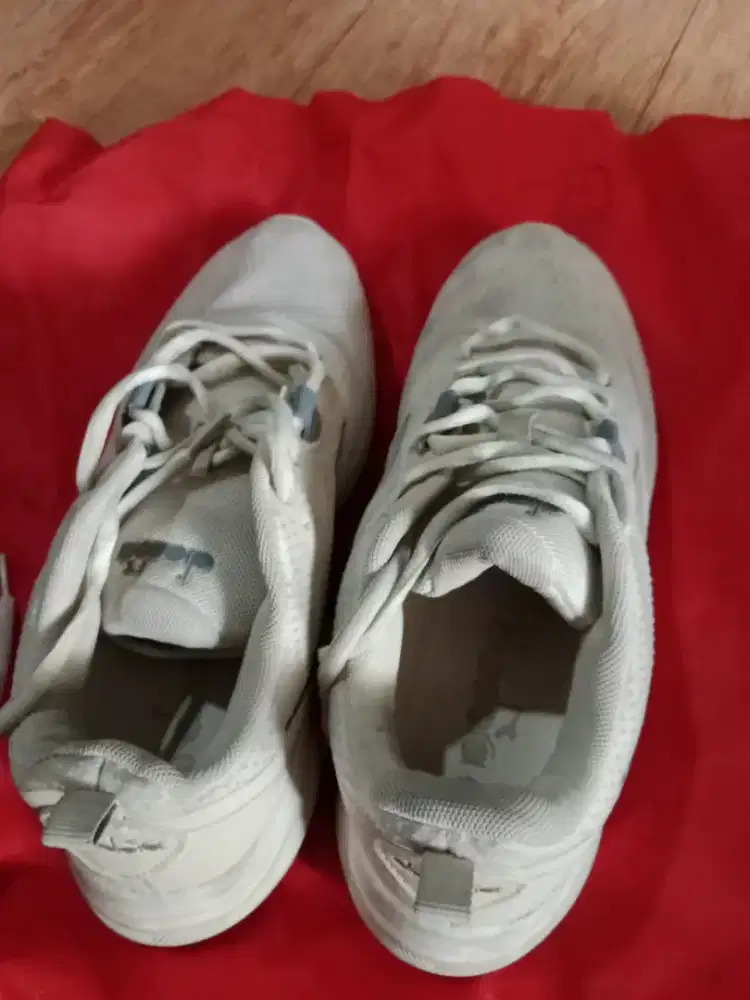 Dijual sepatu diadora size 40 cewe bagus