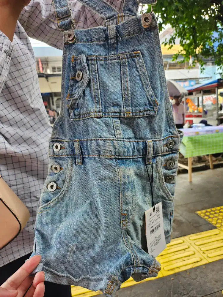 Overall anak Zara