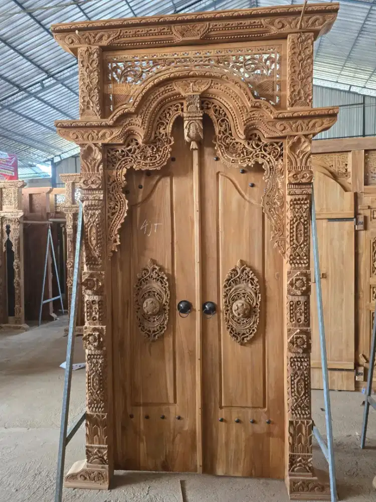 gapura 150x260 pintu tempel