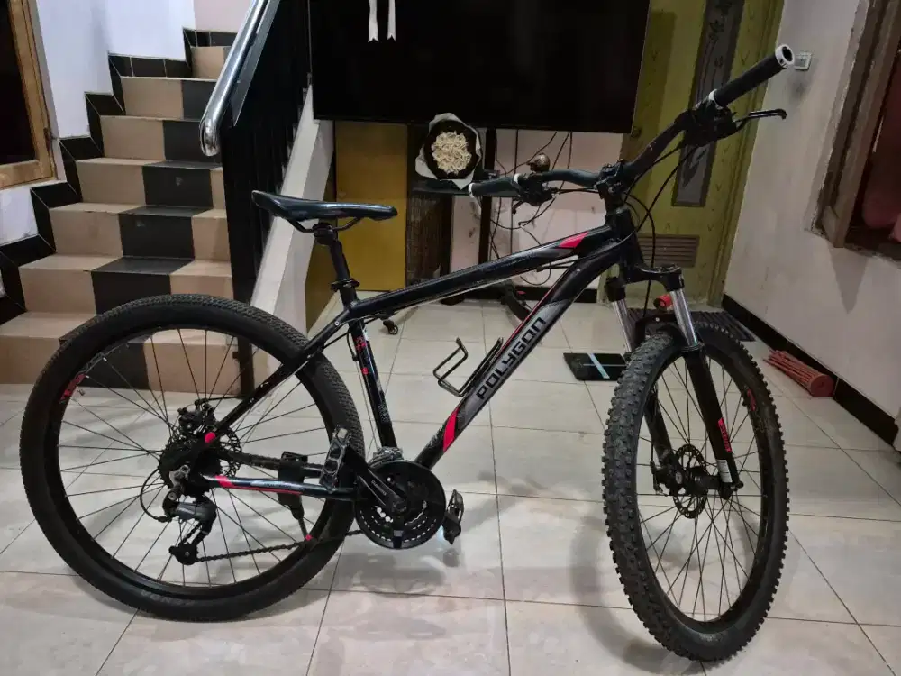 sepeda POLYGON PREMIER