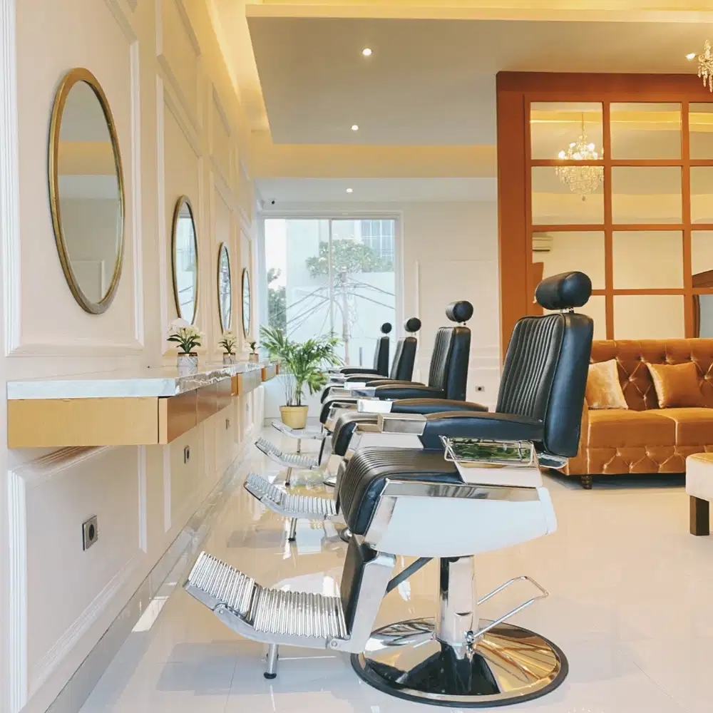 LOWONGAN KERJA HAIR STYLIST & KAPSTER (CR) DI JAKARTA SELATAN