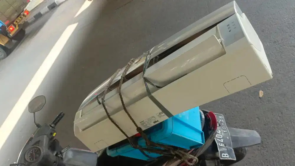 AC bekas atau sudah tak terpakai
