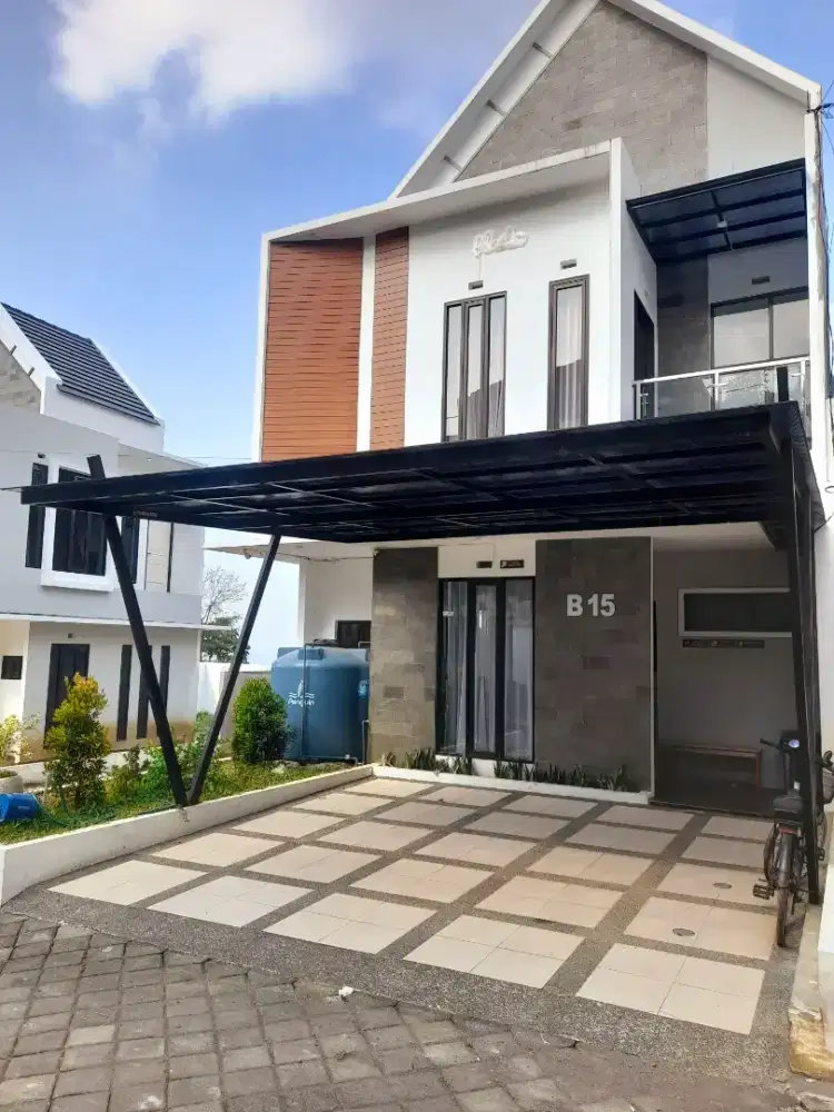 RUMAH VILLA MEWAH TENGAH KOTA BATU