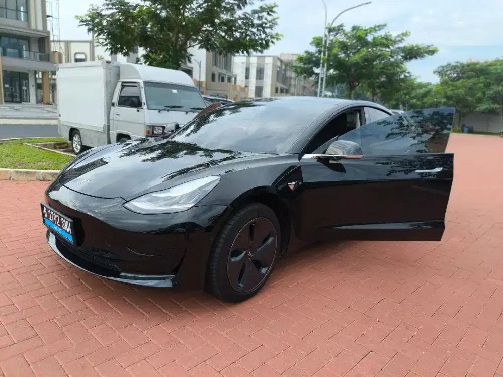 TESLA MODEL 3 LIKE NEW 2021