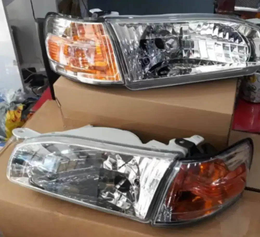 Haedlamp corolla ae 111