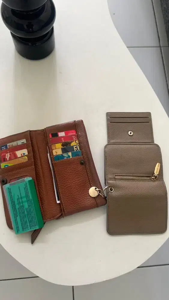 Dompet model panjang dan pendek