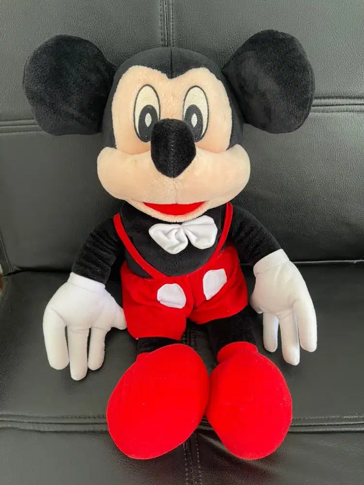Boneka Mickey Mouse