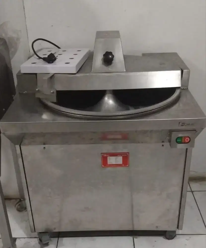 MESIN GILING ADONAN BAKSO (BOWL CUTTER) MERK FOMAC