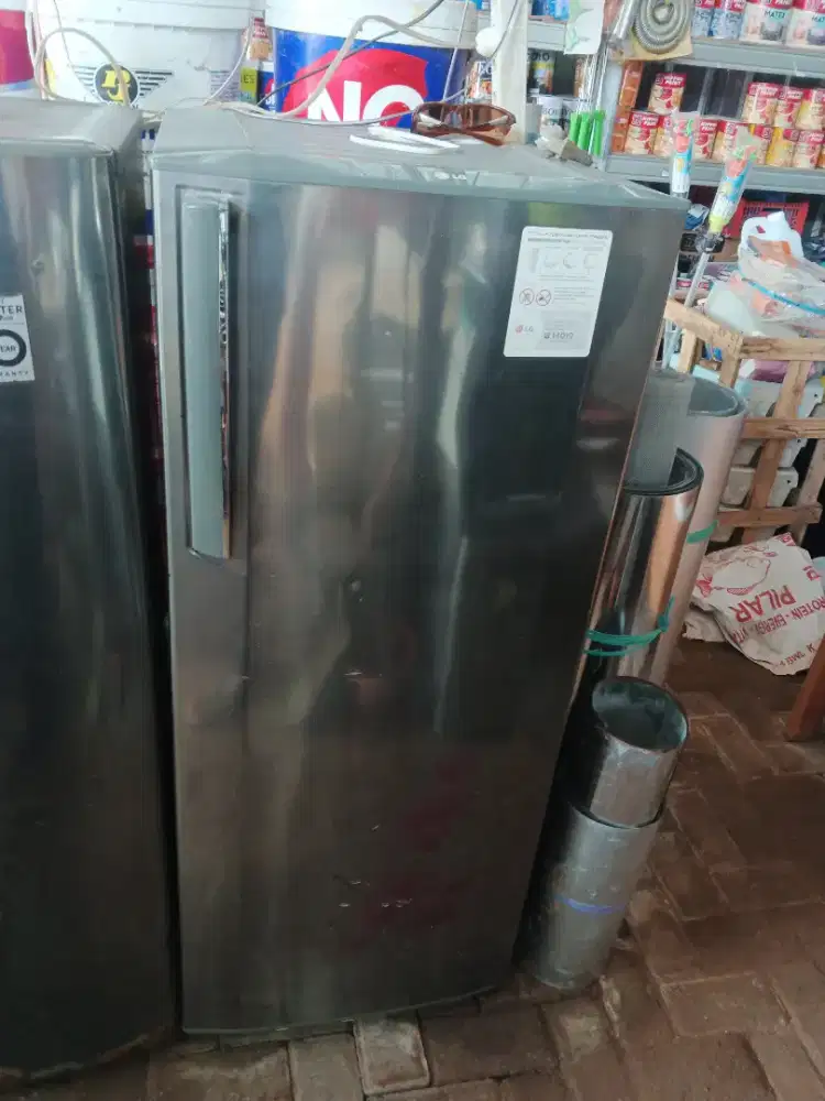 Freezer kulkas merk LG