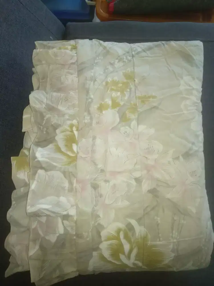 Preloved bedcover 200x220