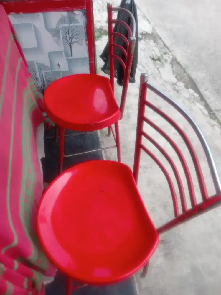 Jual kursi besi 4 buah masih bagus