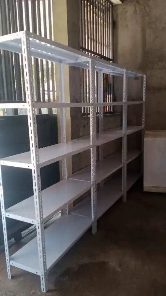 Rak besi serbaguna siku