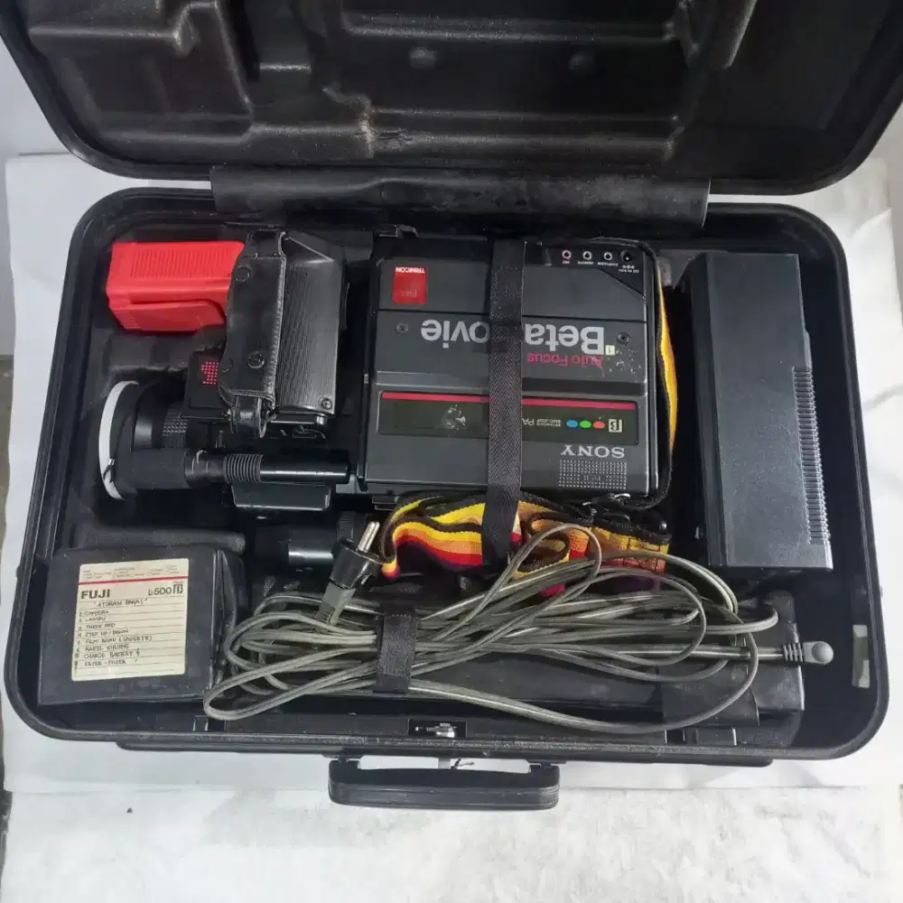 Vintage Sony Betamovie BMC-200P Camera Camcorder • Untested & Display