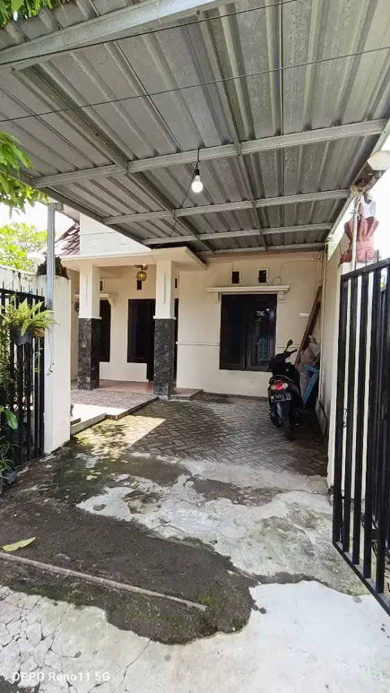 Dijual Rumah 2 Lantai - 3 Kamar Mandi, 2 Kamar Tidur