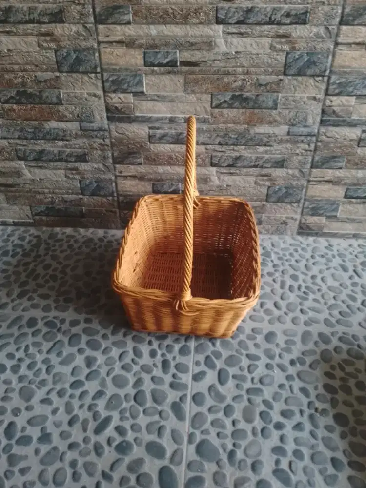 Keranjang buah  rotan tangkai
