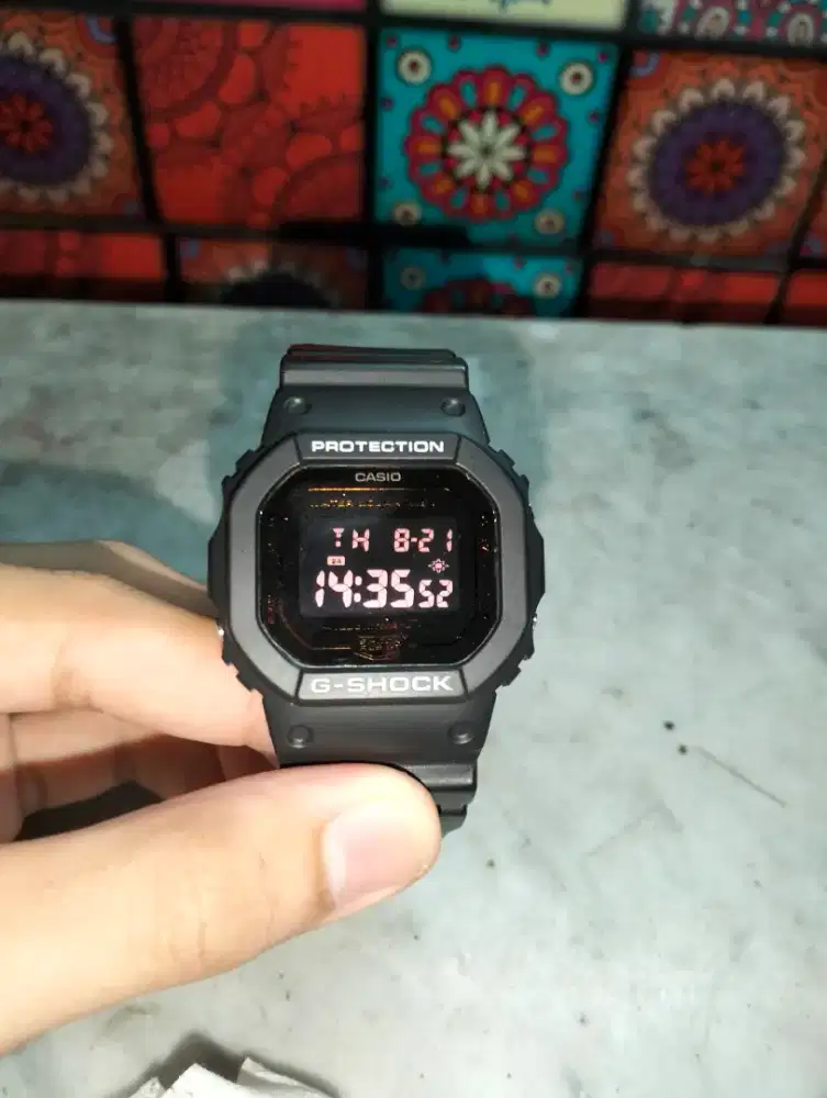 Jam G-shock DW 5600
