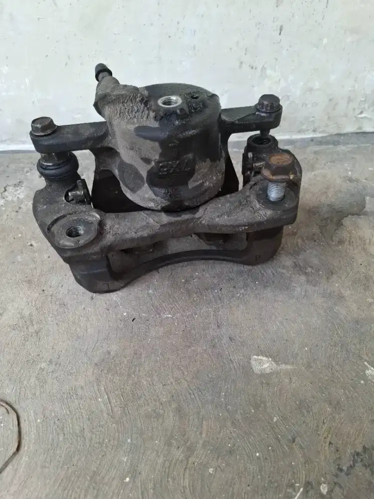 Jual Ori Copotan rumah kaliper depan kiri altis 2013