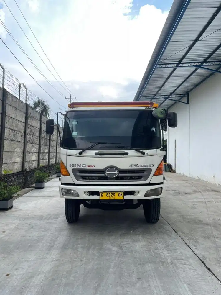 Hino Lohan Tronton FL235JW 2013 Lossbak Loadbak FL260JW