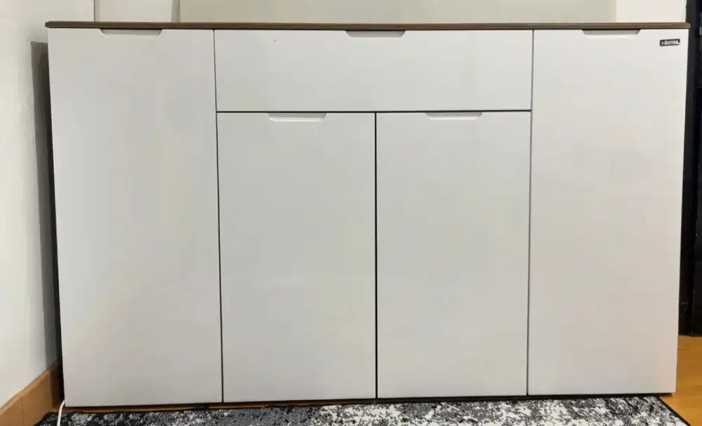 Dijual lemari kabinet informa