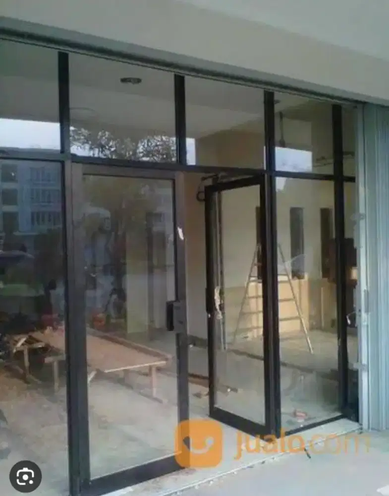 Partisi kusen alumunium kaca
