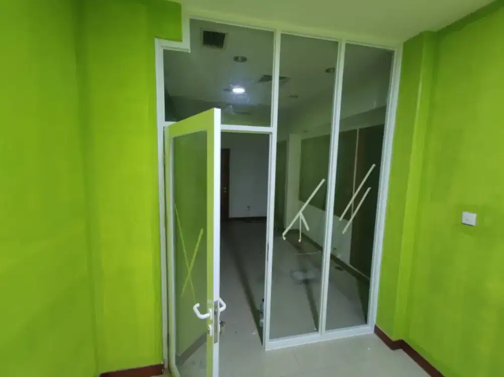 Partisi alumunium kaca sekat ruangan