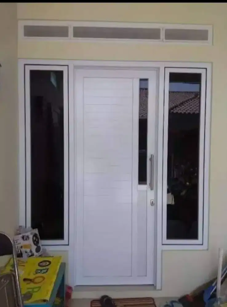 Pintu alumunium spandrel