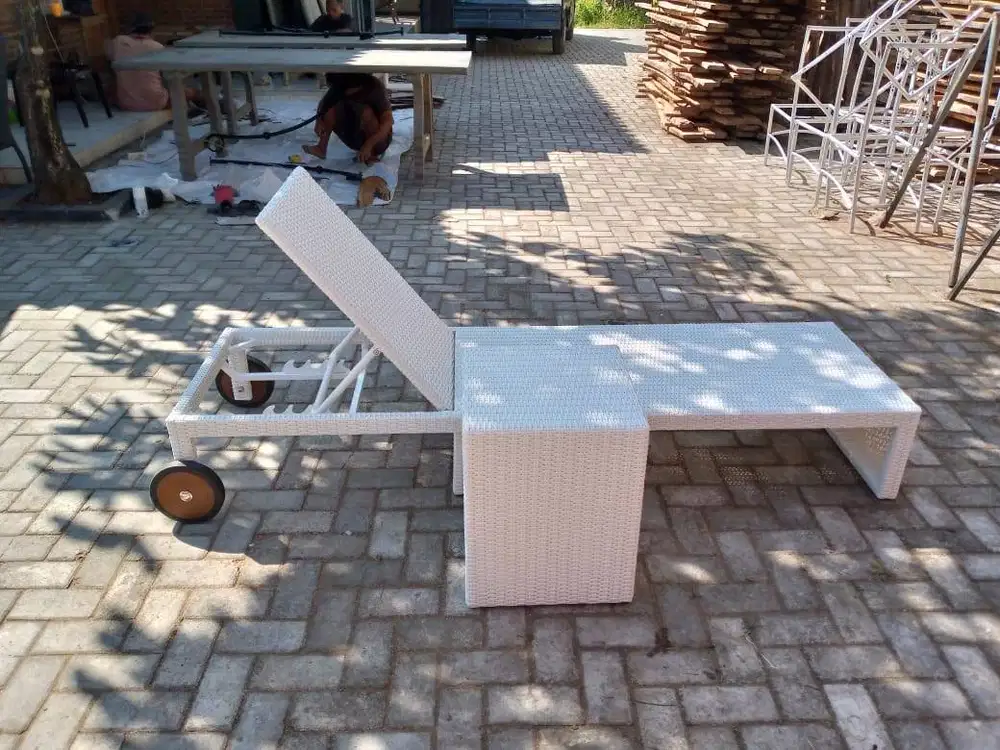 2026J CUSTOM KURSI KOLAM KURSI SANTAI KURSI PANTAI SINTETIS JAKARTA