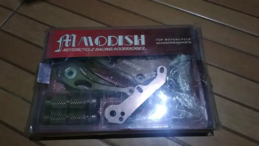 Underbound modish