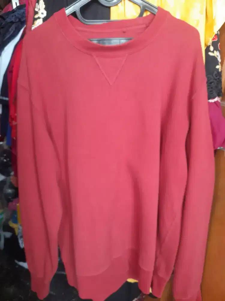 Dijual Crewneck Baju Atasan Uniqlo