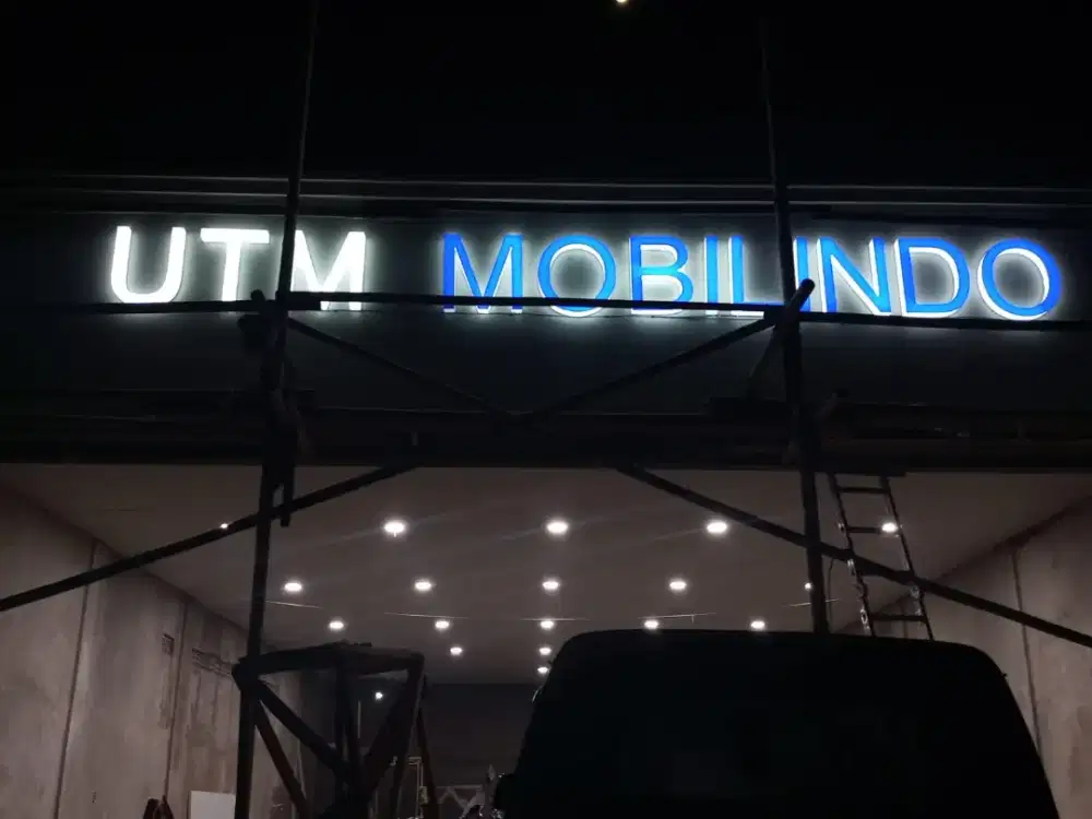 Jasa Neon Box Custom dan Huruf Timbul Acrylic