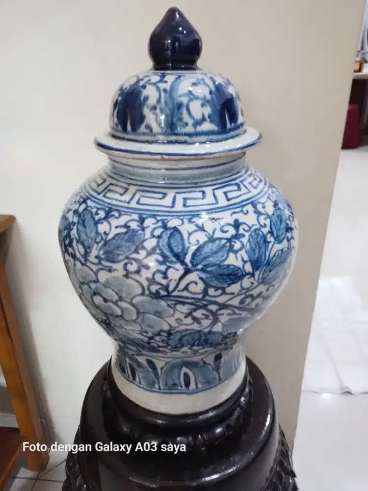 Guci keramik cina tua zaman dynasti lukis tangan T.36cm diamtr 23cm