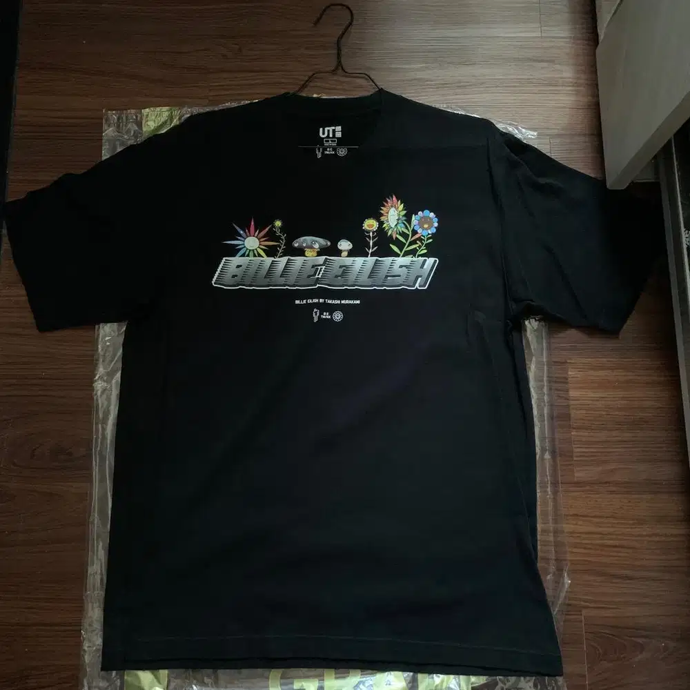 Kaos Uniqlo x Billie Eilish x Takashi Murakami Size L | Original