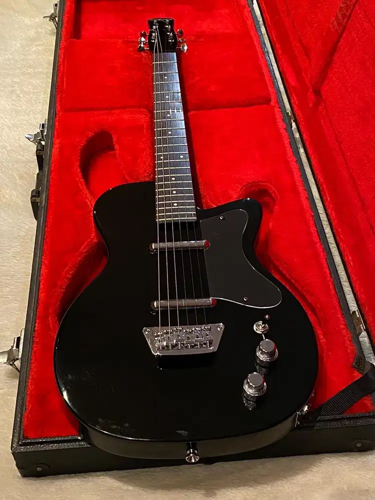 Silvertone 1303U2 Black