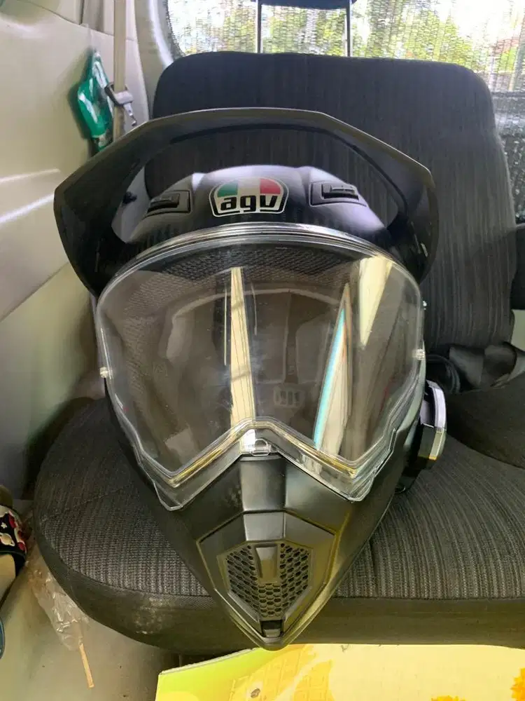 Helm + sena kondisi mulus