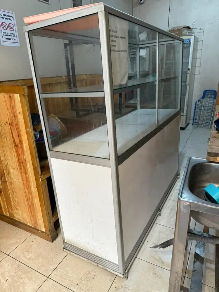 DIJUAL ETALASE BEKAS JUAL MASAKAN KONDISI BAGUS