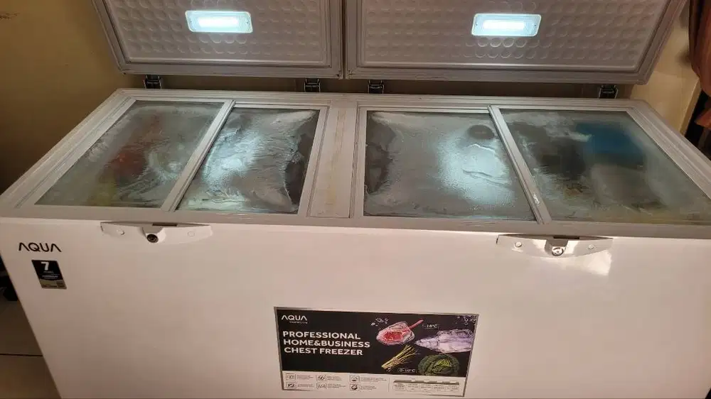 Chest freezer merk Aqua tipe AQF-500GC