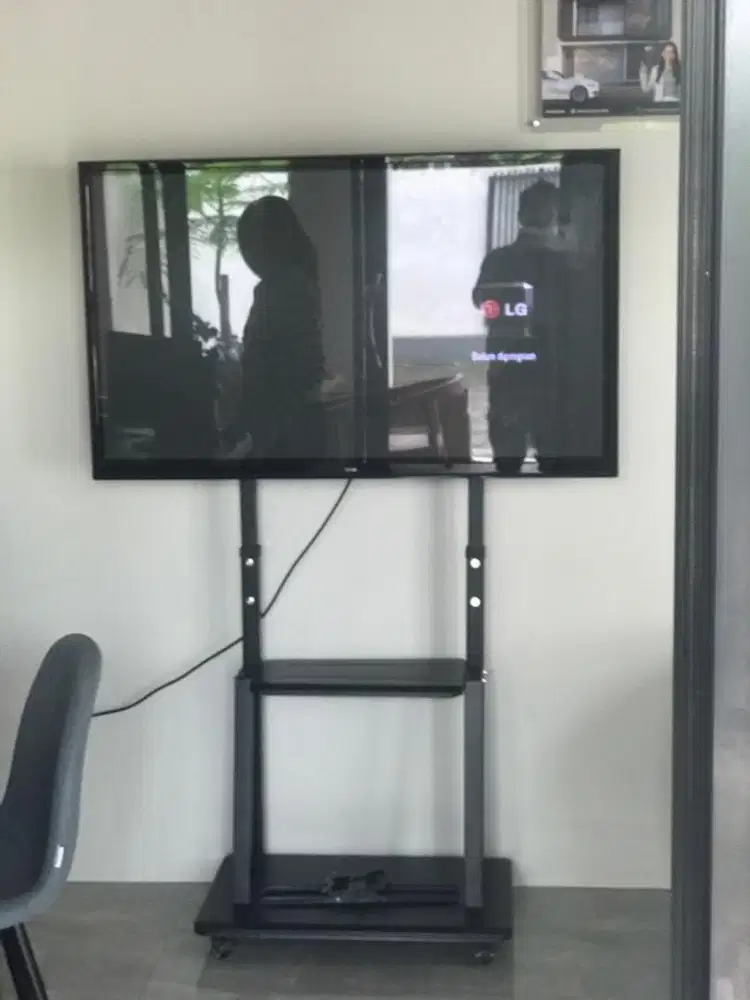 Bracket Tv Standing kaki roda