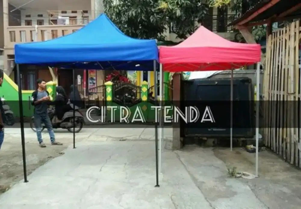 Tenda lipat perlengkapan usaha