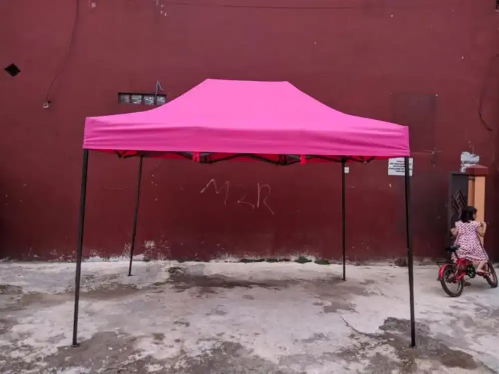 Tenda lipat untuk berjualan