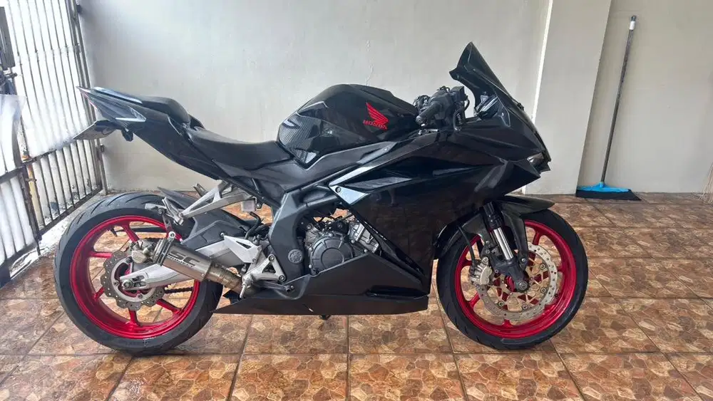 CBR 250RR ABS (BLACK FREEDOM) TAHUN 2019