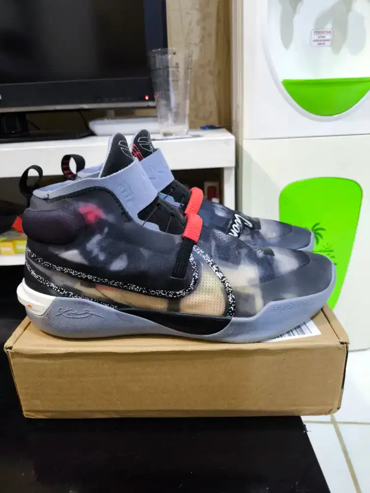 Sepatu Basket Badminton Tennis Nike Kobe NXT Size 41