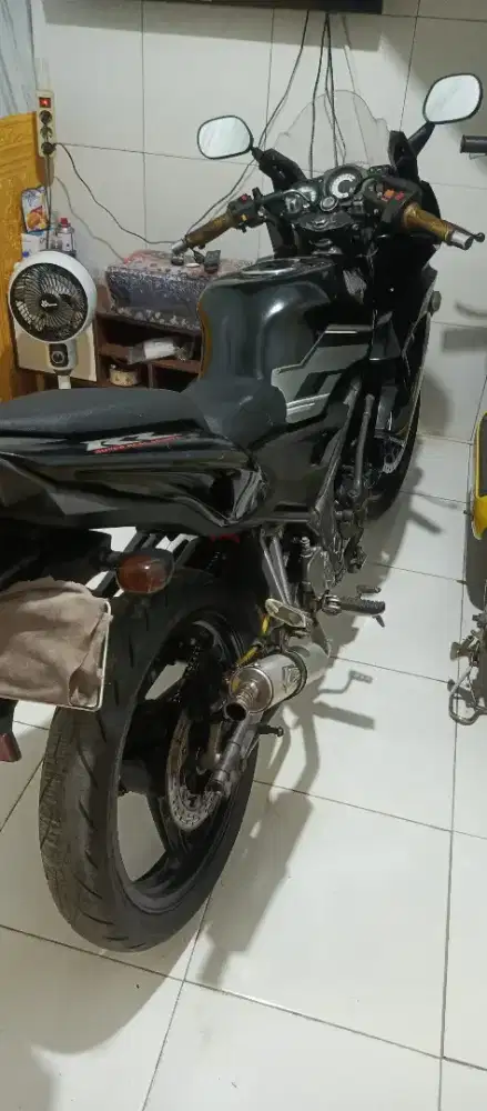 Bismillah numpang jual Kawasaki ninja RR 2014