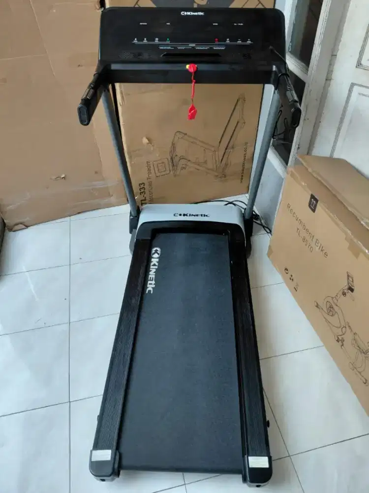 Treadmill Second Merk Kinetic Led Layar Sentuh Kondisi Sangat Baik