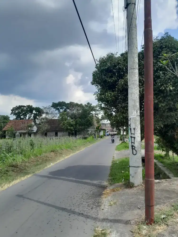 Disewakan tanah barat pasar rejondani jl palagan km 10